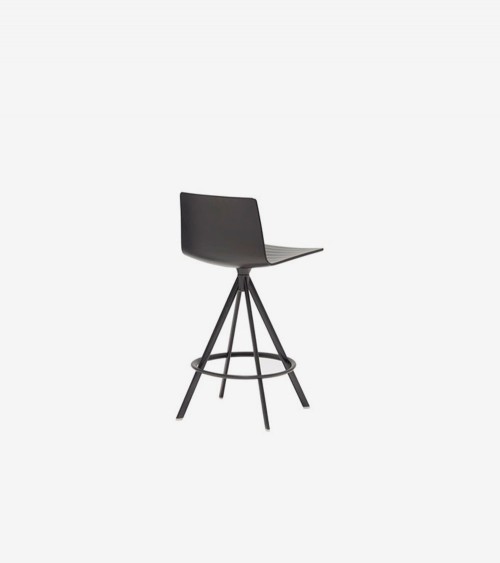 Taburete de Andreu World BQ1335
